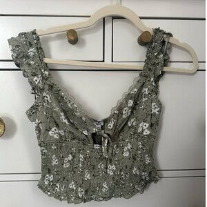 Fun and flirty GARAGE halter - savannah smocked puff sleeve Size Small - NWT